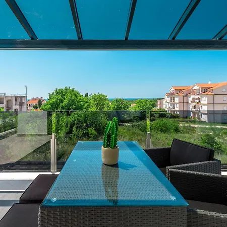 Holiday home Gorgeous In With Outdoor Swimming Pool